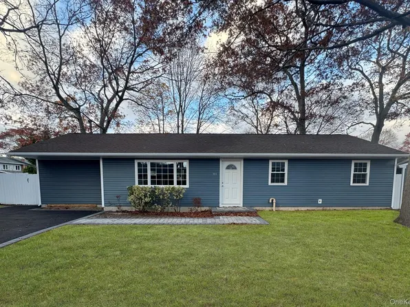 381 Grace Street, Holbrook, NY 11741