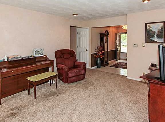 5th image of 3067 Bluebell Ln