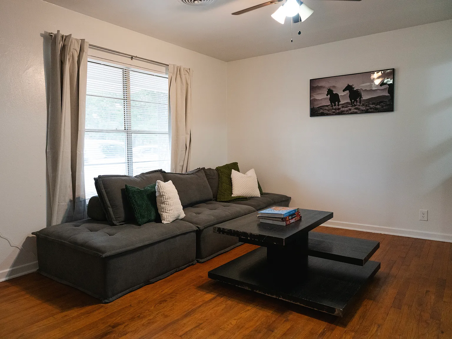 3 bed, 1450 sqft, $2,200 — Photo 2