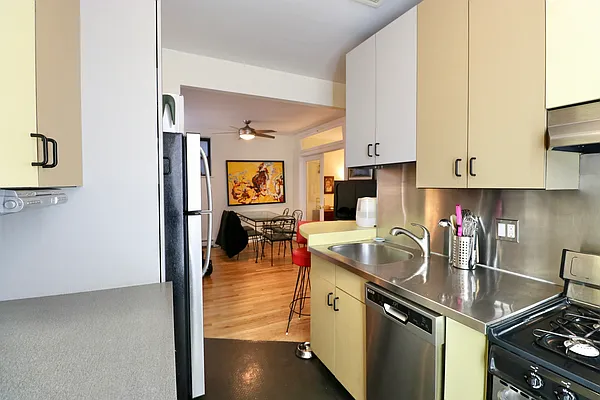 Rented by REAL New York | media 17