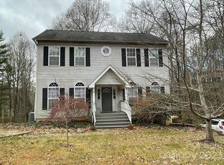 18 Laurel Trail Dr, Fairview, NC 28730