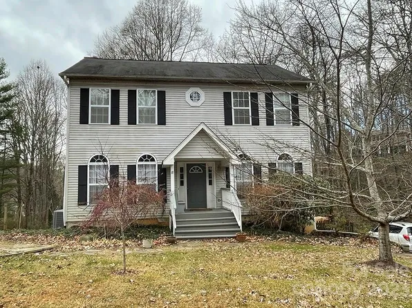 18 Laurel Trail Dr, Fairview, NC 28730
