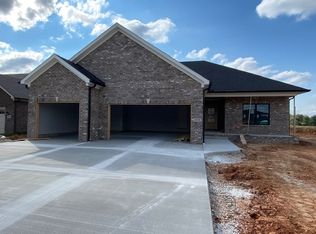 818 Olde Gap Ct, Bowling Green, KY 42104