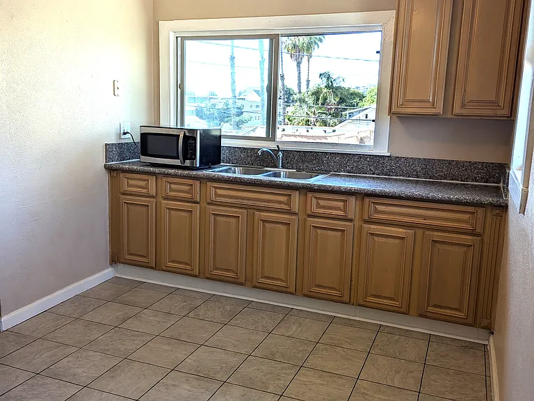 1636 N Stanton Pl #B — Photo 12