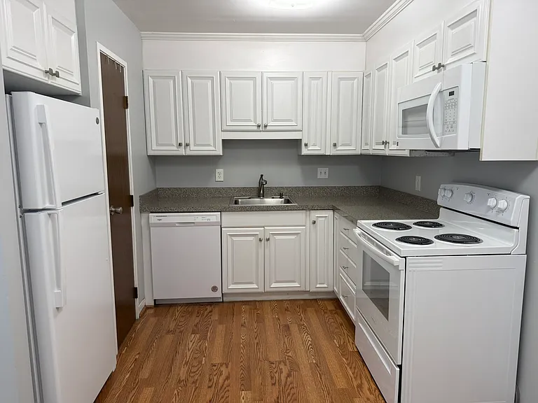 13 Chapel Hill Dr #9 — Photo 3
