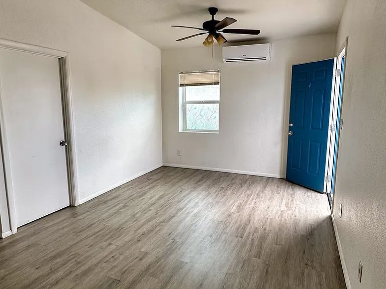 1376 N Country Club Rd — Photo 4
