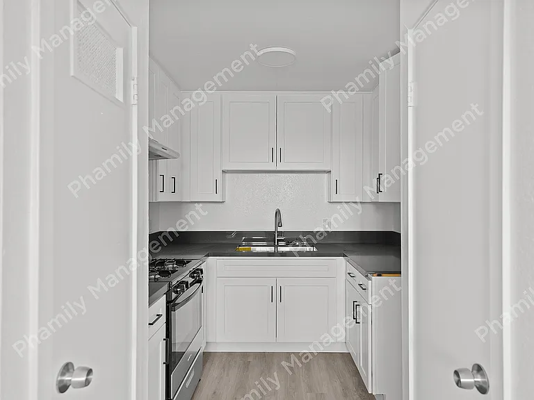 2538 Johnston St #11 — Photo 13