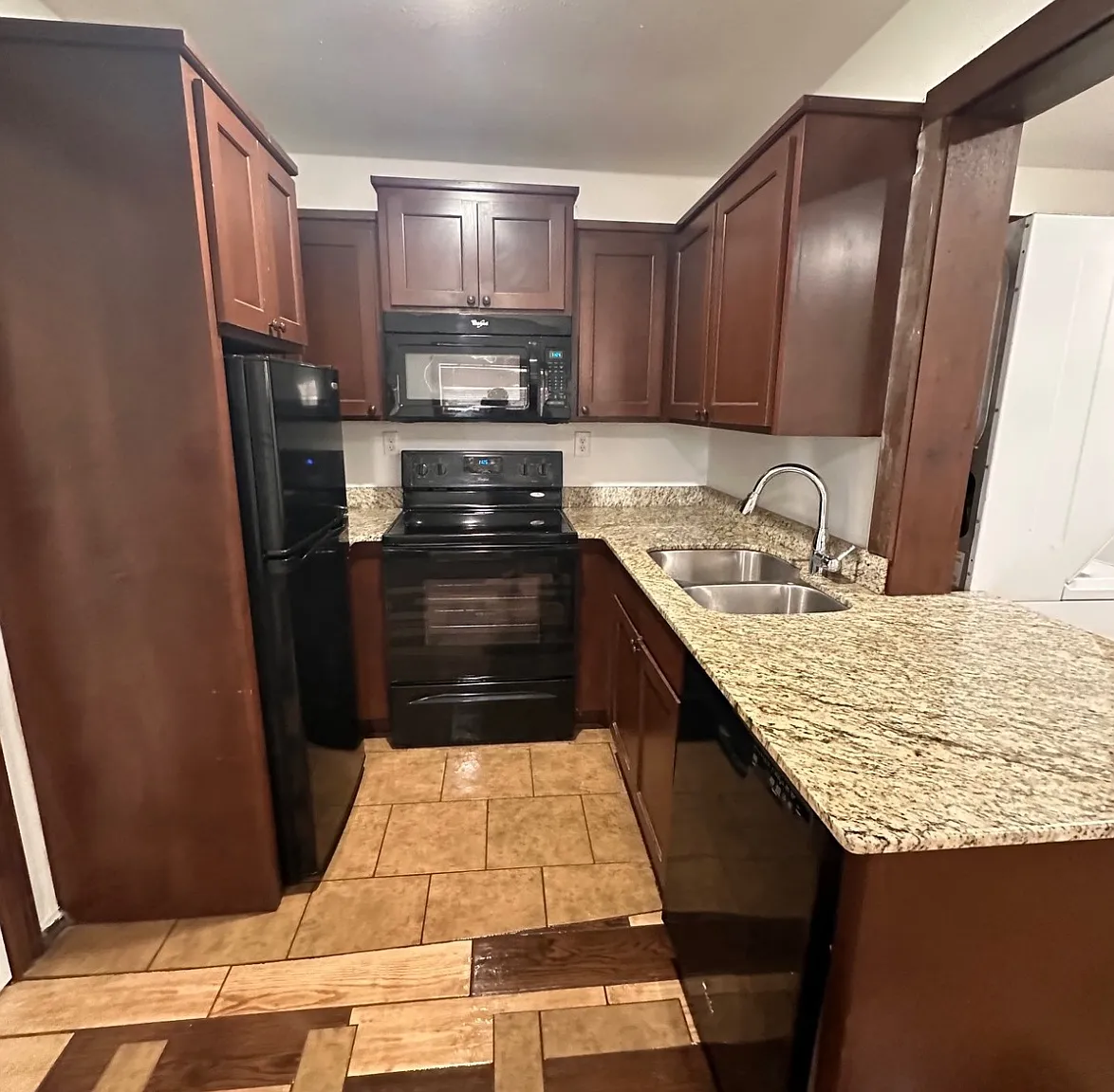 21 W County Rd — Photo 3