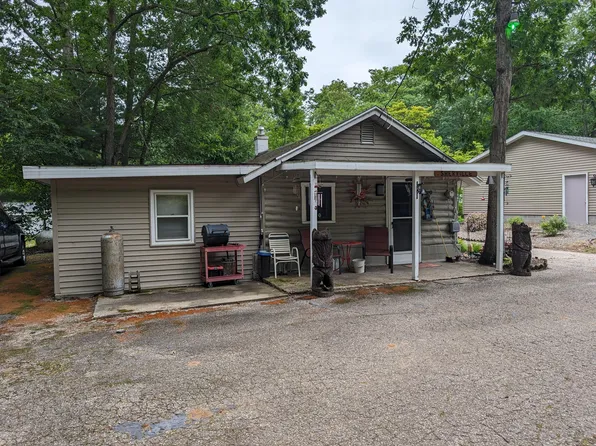 2424 N 17th St, Fountain, MI 49410