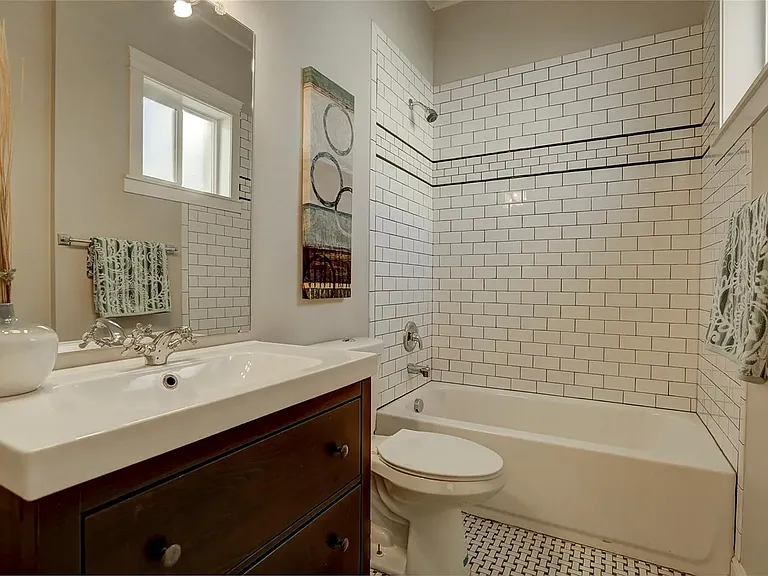 2235 Irving St — Photo 9