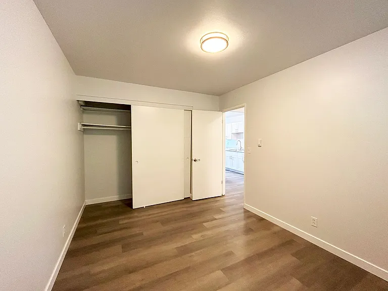 39th Ave Flats — Photo 15