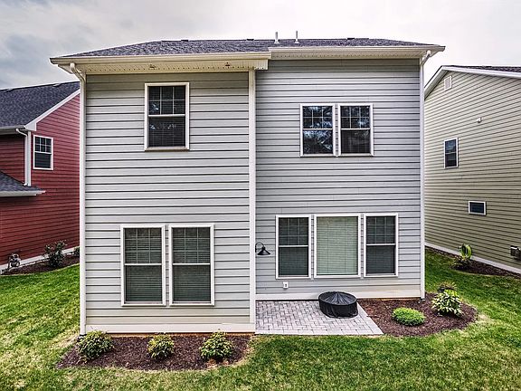 4th image of 43 Chamberlain Loop