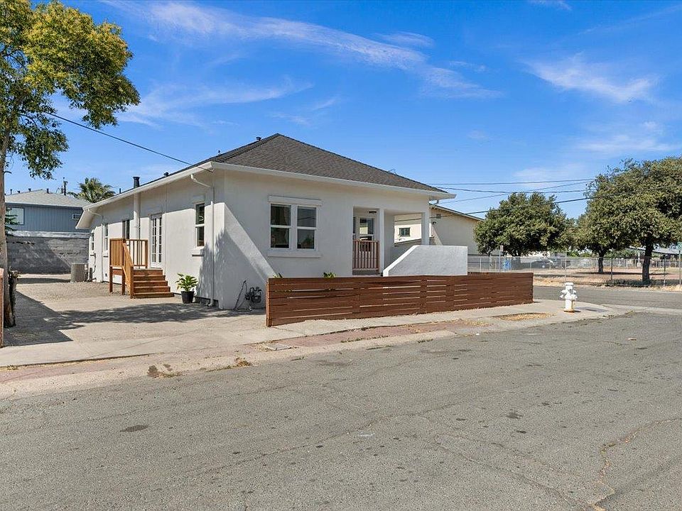 1st image of 500 W 16th St