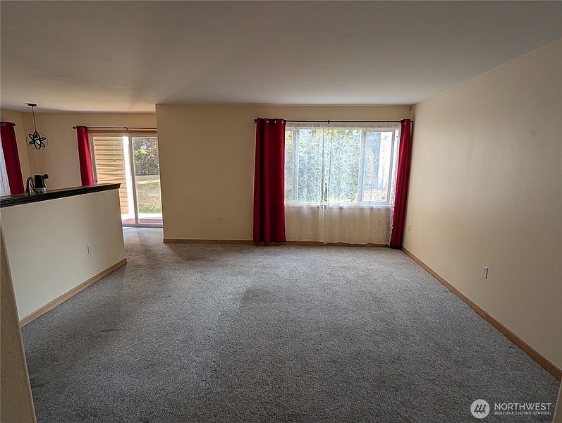 4th image of 643 W Horton Way #131