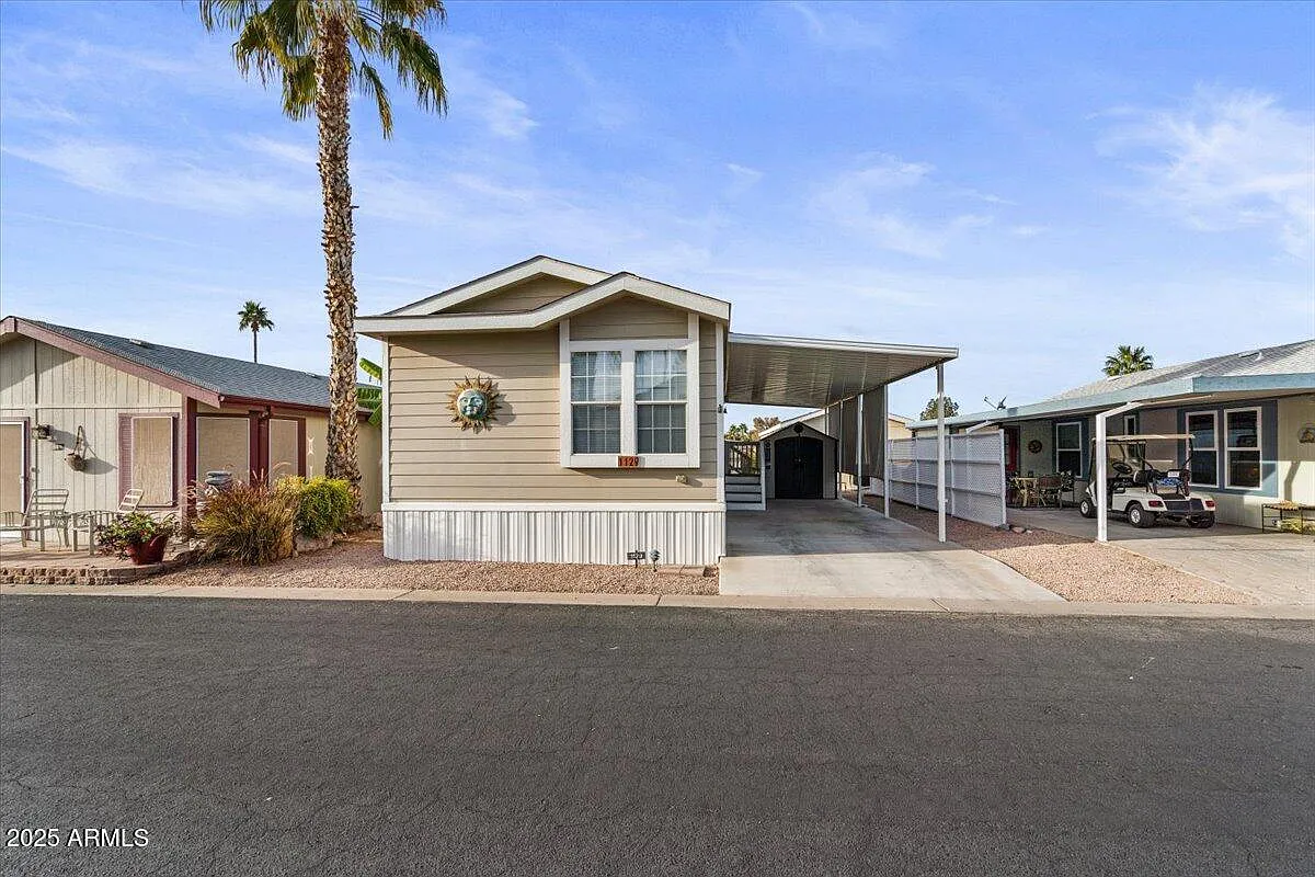 2 bed, 2.0 bath, 748 sqft, $1,500 — Photo 1