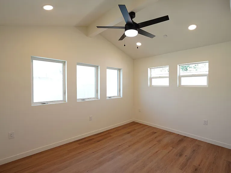 4805 Charlotte Way — Photo 45