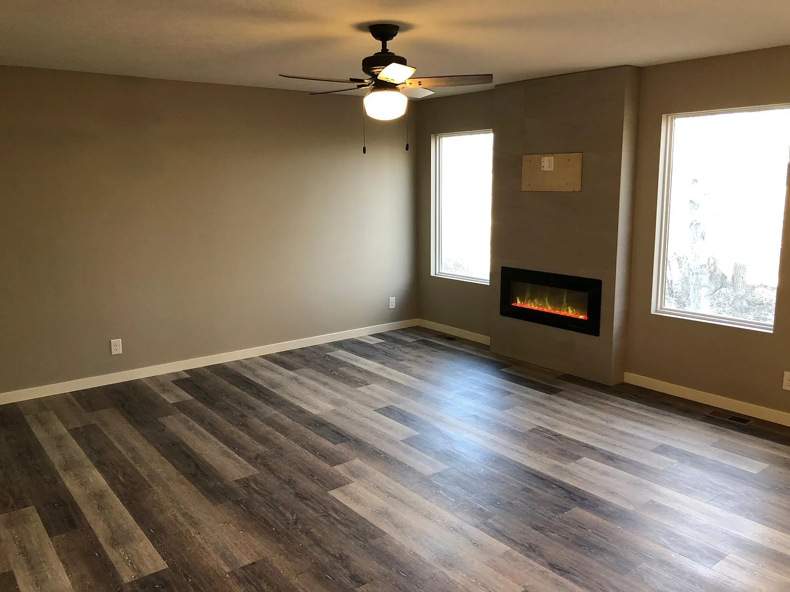 4 bed, 3.5 bath, 2424 sqft, $2,500 — Photo 3