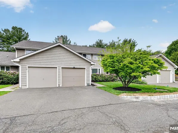 51 Sunset Ct #51, Mahwah, NJ 07430