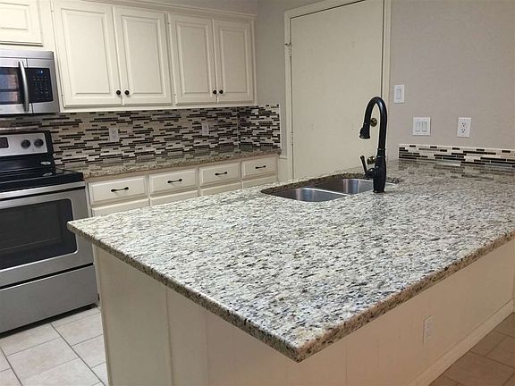 3rd image of 27 Sugar Creek Pl