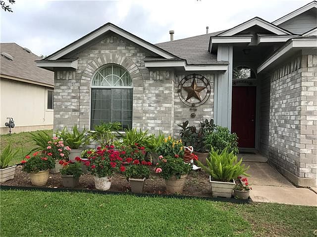 1st image of 907 Sonny Dr