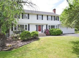 31 Foxglove Ln, Windsor, CT 06095