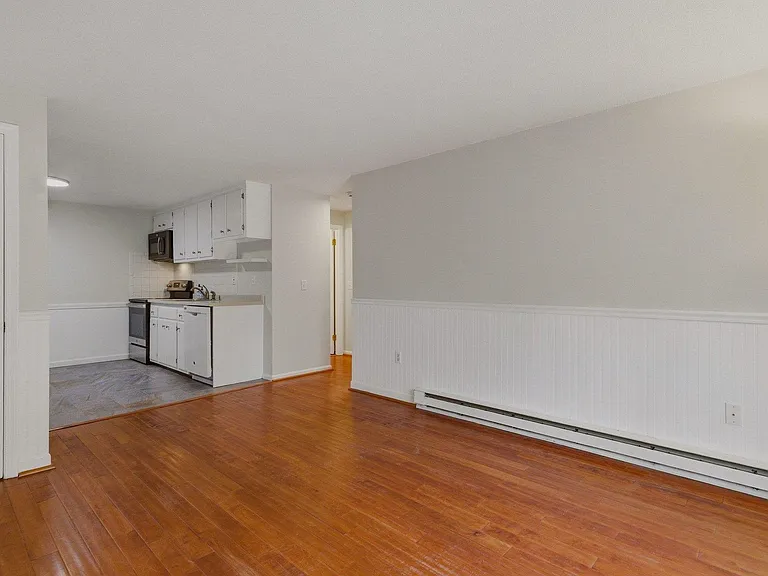559 Sagamore Ave #15 — Photo 7