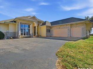 24211 N Carver Rd, Canton, IL 61520