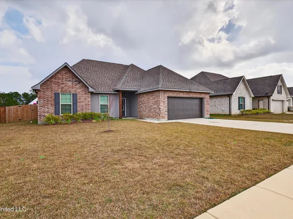 15376 High Point Dr, Gulfport, MS 39503