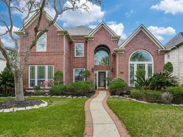 28 Twin Valley Dr