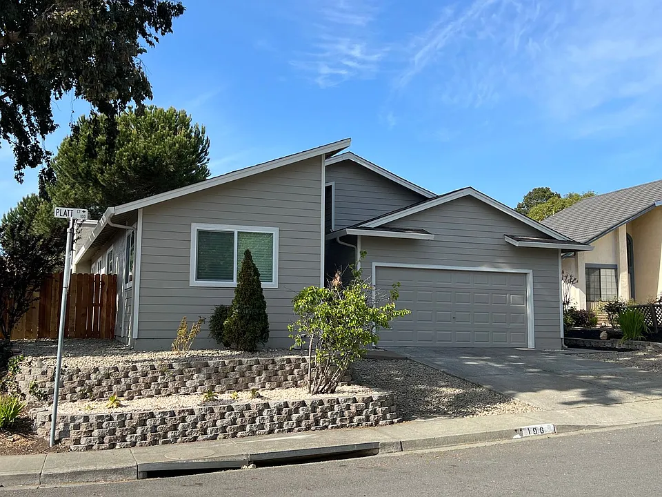 196 Platt Ct
