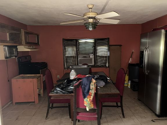 5th image of 2416 Mary St