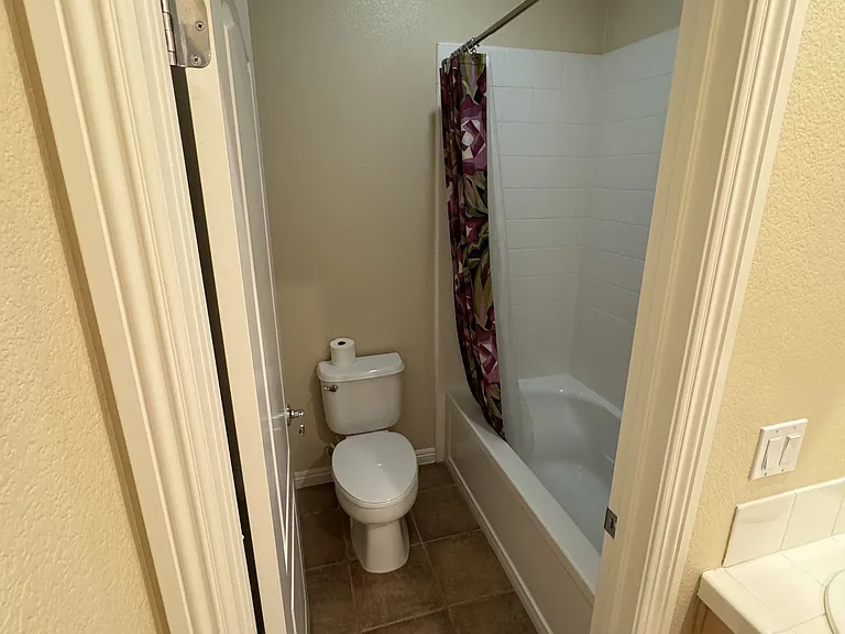 851 Antilla Way — Photo 32