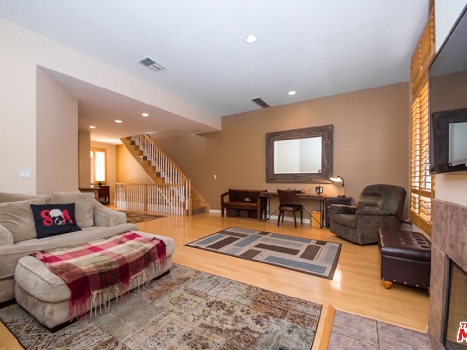 1st image of 4434 Moorpark Way #107