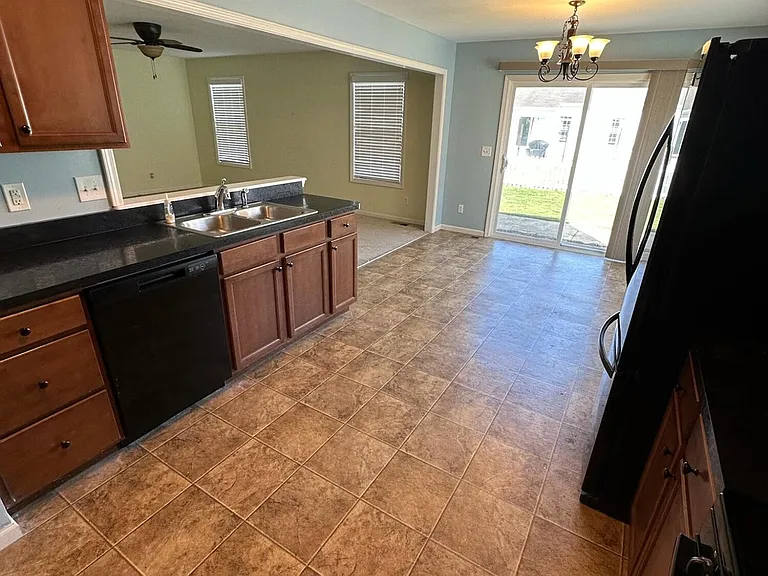 2020 Rambling Rose Ln — Photo 7