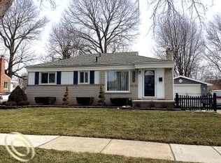 11126 Garden St, Livonia, MI 48150