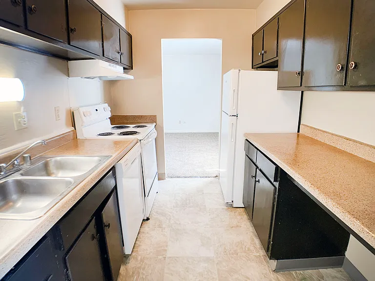 Forest Park Apartments — Photo 9