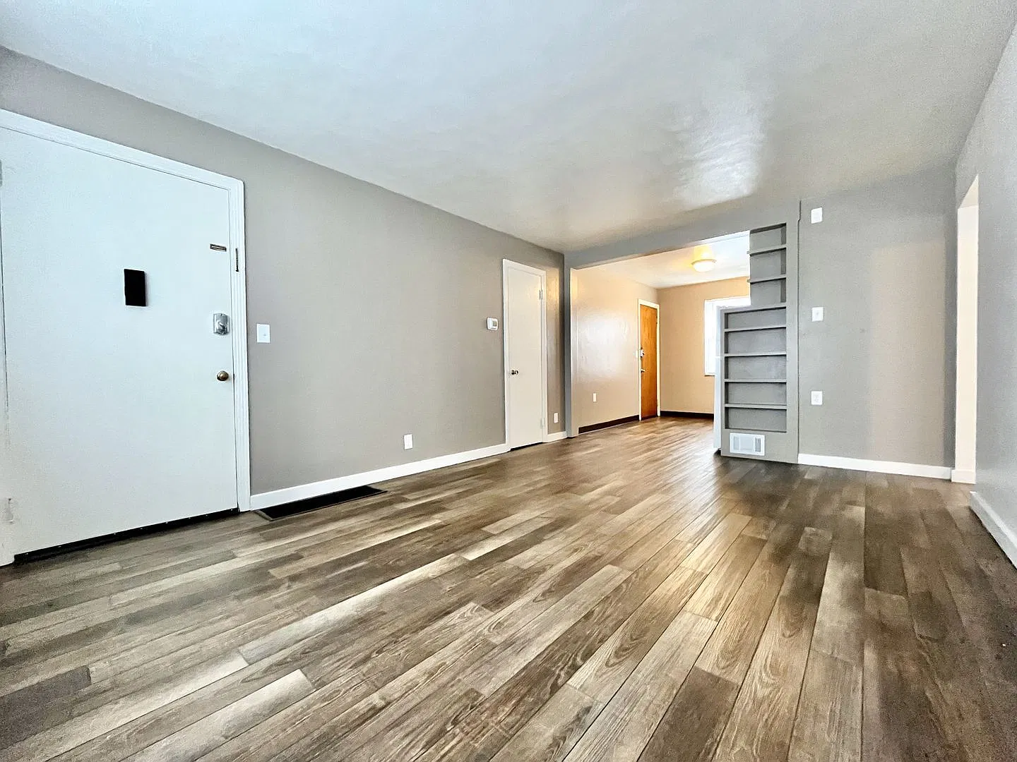 2 bed, 1.0 bath, 750 sqft, $1,095 — Photo 3
