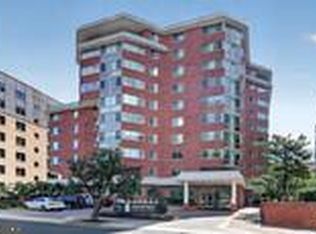 1001 N Vermont St APT 811, Arlington, VA 22201