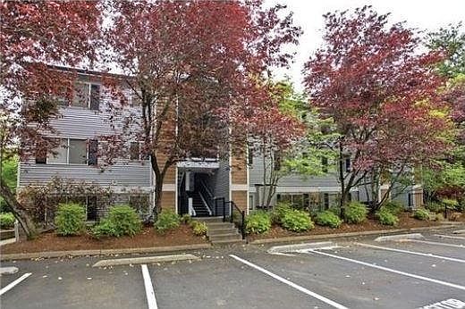 1st image of 1011 156th Ave NE Unit 302
