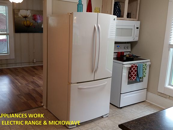 2nd image of 390 N Ann St