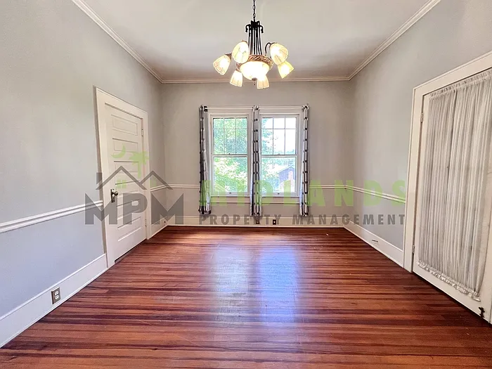 2417 Clark St — Photo 37