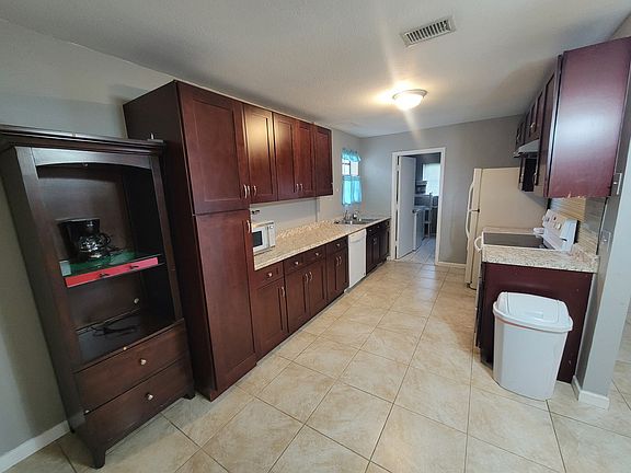 5th image of 7241 Mesa St