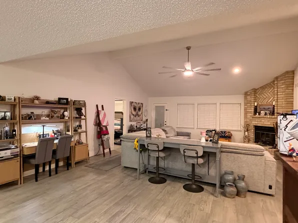 3211 S Peach Hollow Cir, Pearland, TX 77584