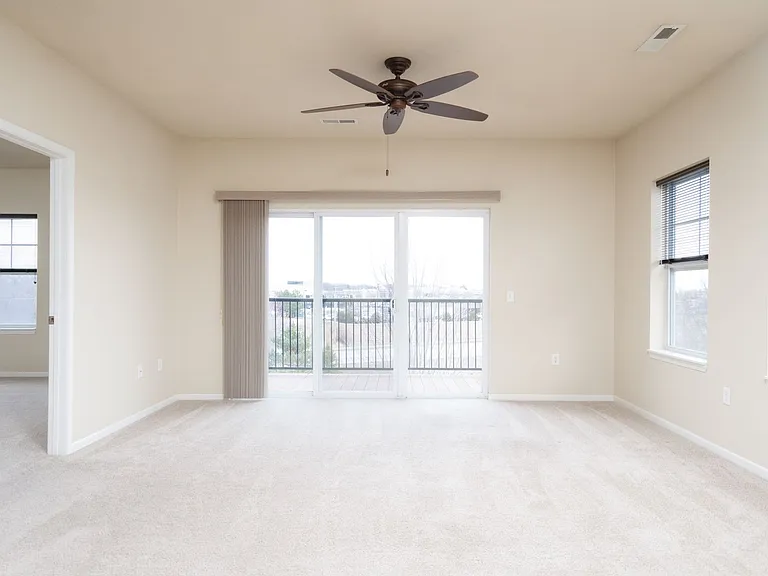 Highland Shores Apartments — Photo 30