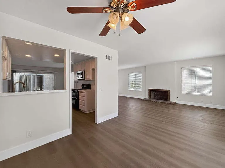 21909 Huron Ln — Photo 15