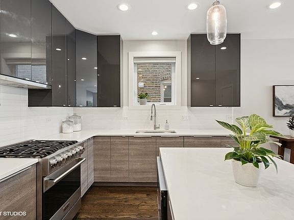 3rd image of 2740 N Ashland Ave #1