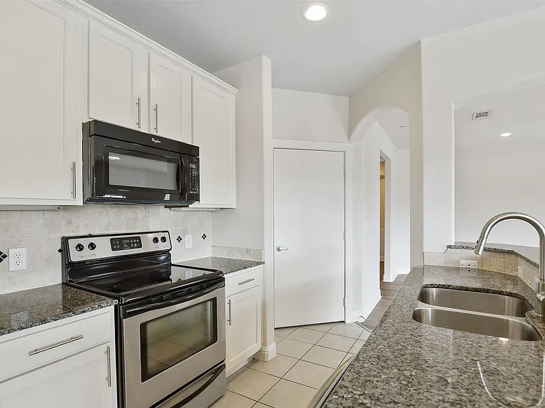 6159 Oram St #301 — Photo 9