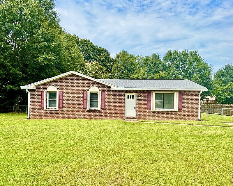 1st image of 4904 Andrea Ln