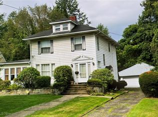 717 Woodlawn Rd, Steubenville, OH 43952