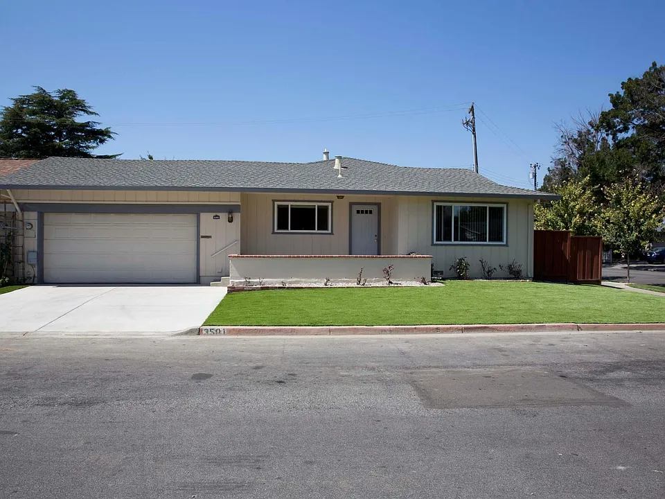 3501 Lancaster Ct